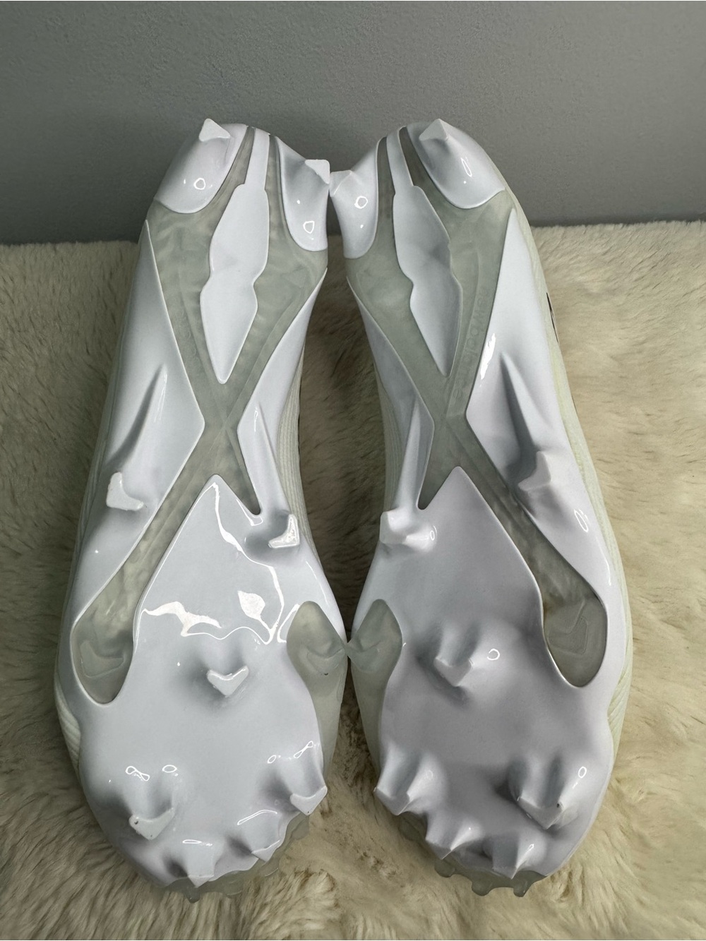 New Balance Cleats - Picture 5 of 8